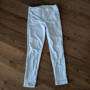 White hi rise jegging